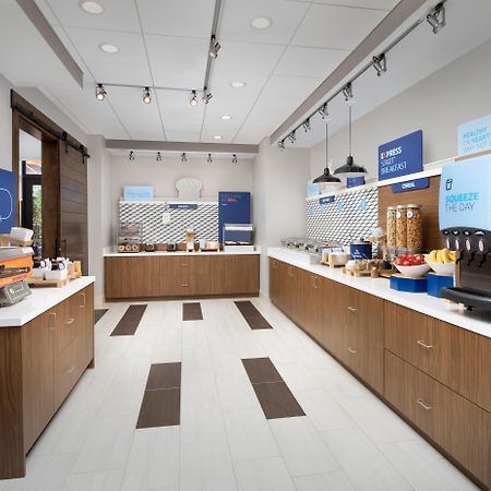 Holiday Inn Express Pensacola Downtown By Ihg Exterior foto