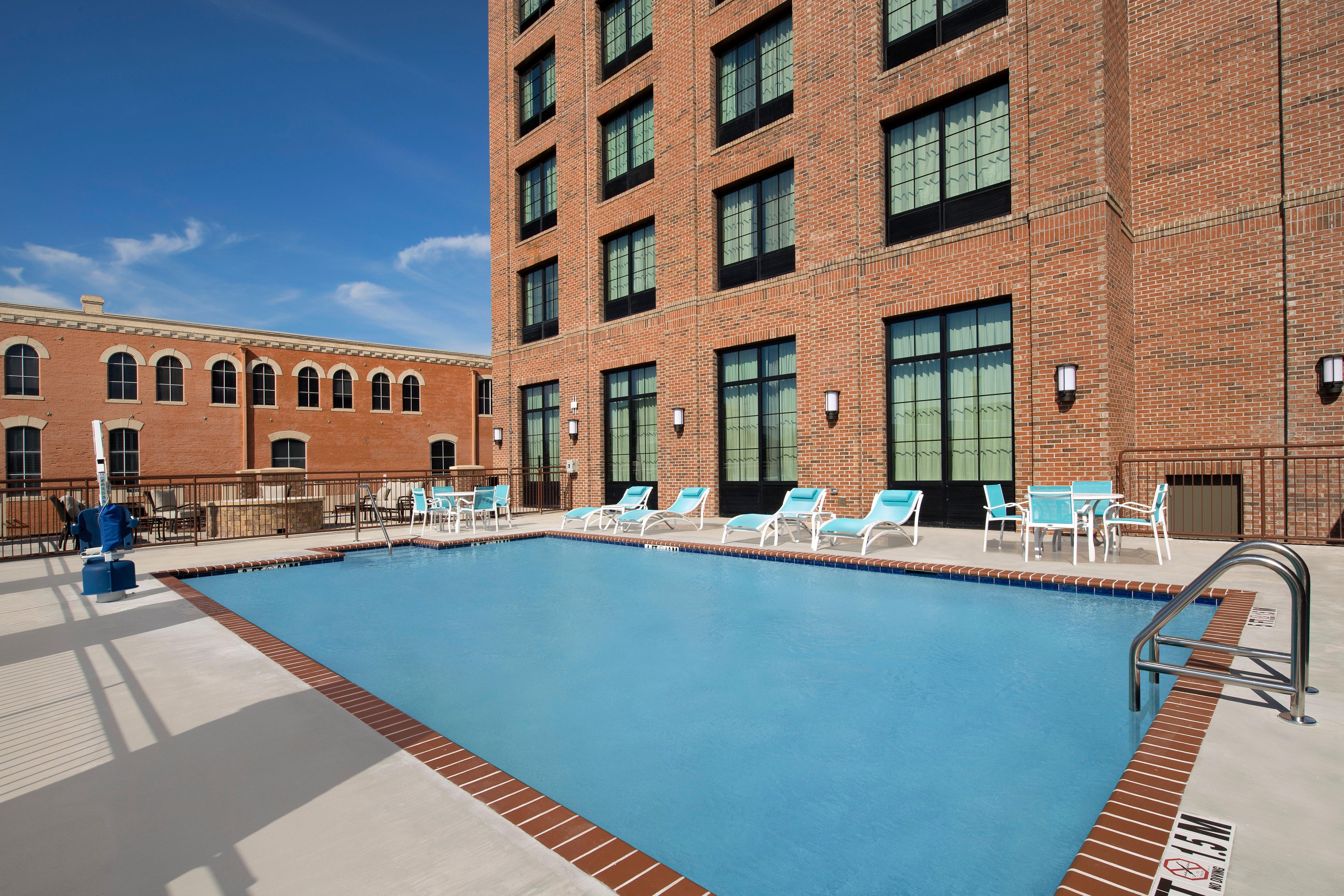 Holiday Inn Express Pensacola Downtown By Ihg Exterior foto