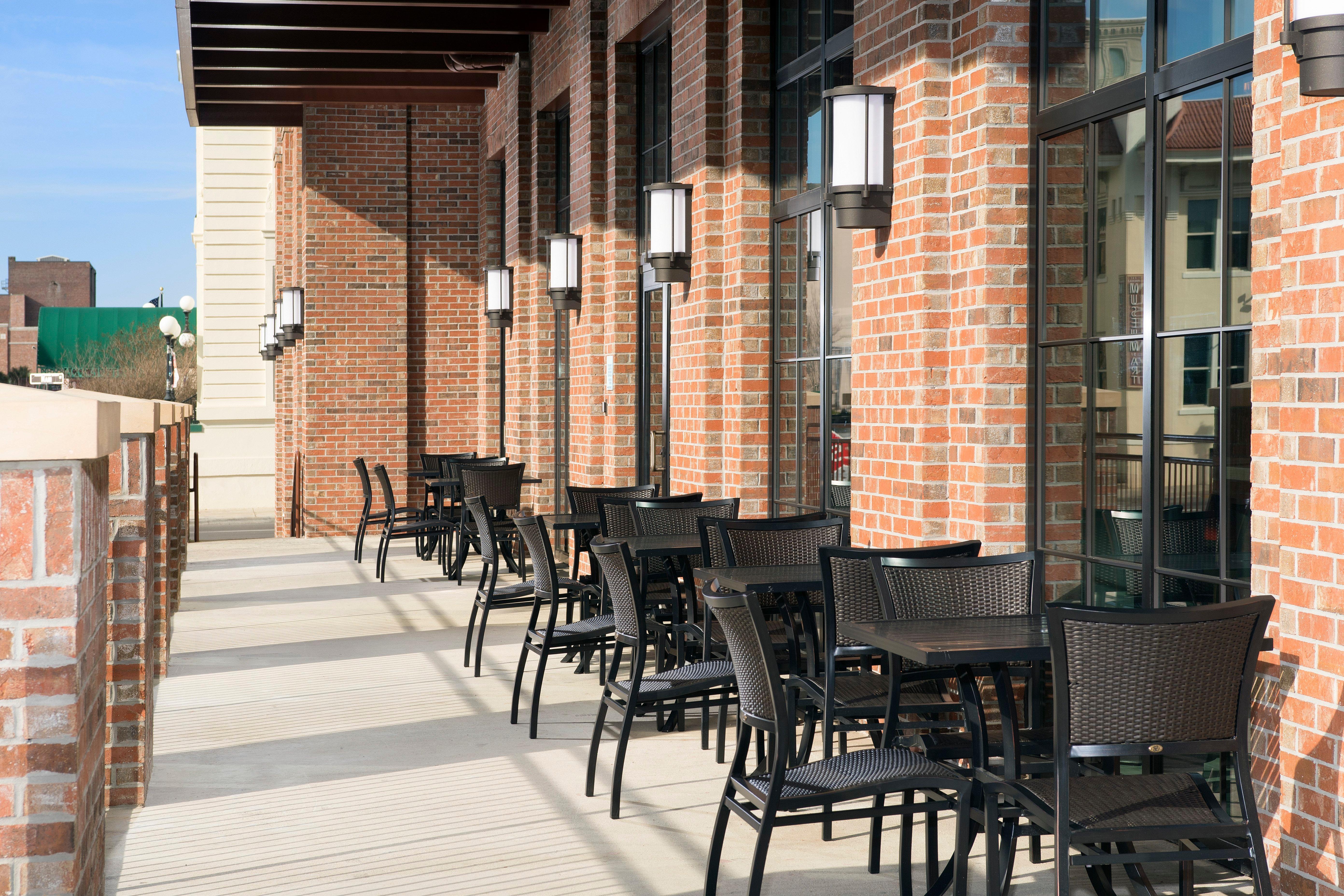 Holiday Inn Express Pensacola Downtown By Ihg Exterior foto
